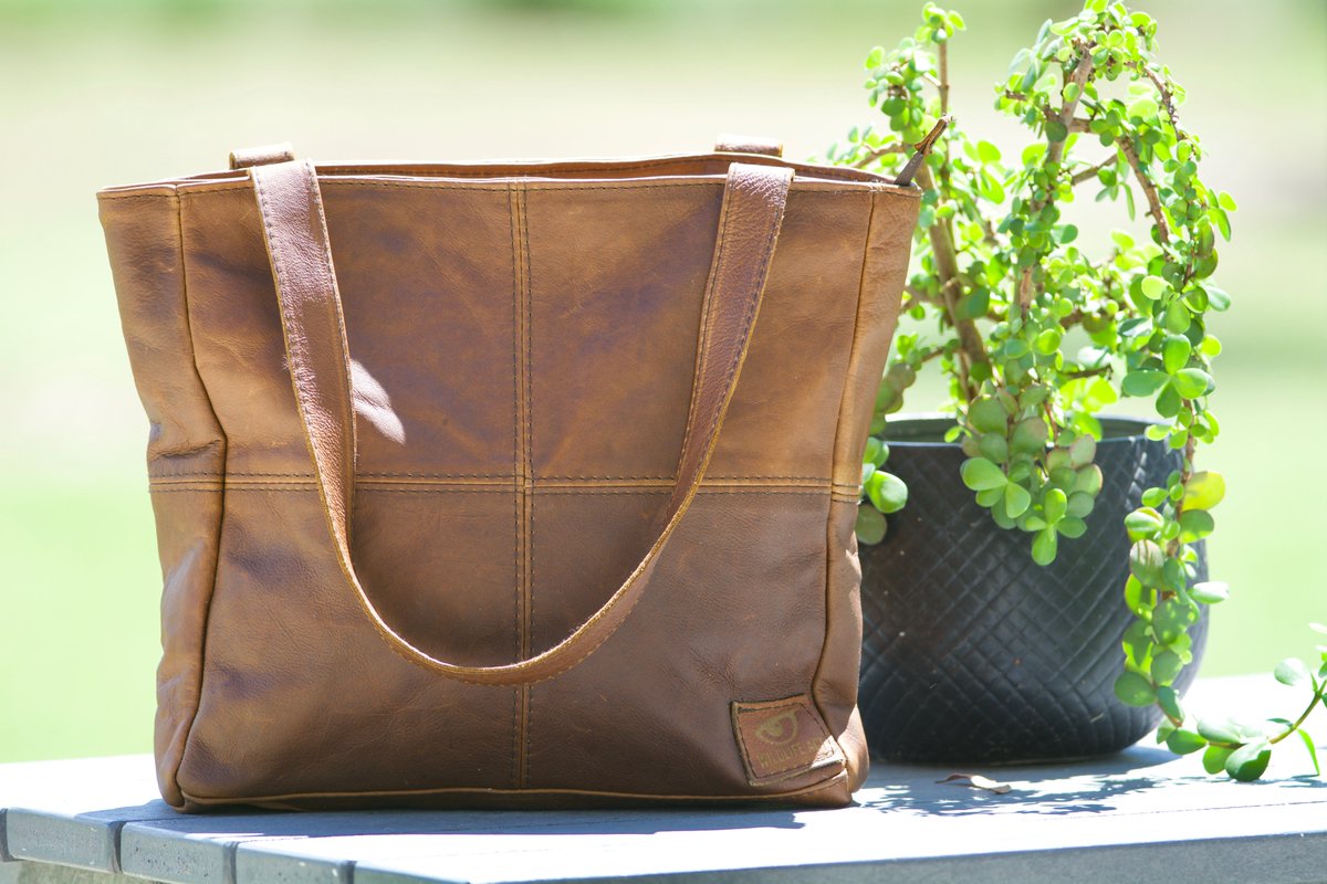 WildCollection_'s tweet image. Our handbags are beautifully stylish African inspired products and make the perfect addition to any outfit. 

Browse our full collection online &amp;gt;&amp;gt;
 thewildcollection.co.za/collections/al…

#TheWILDCollection #WildlifeACT
