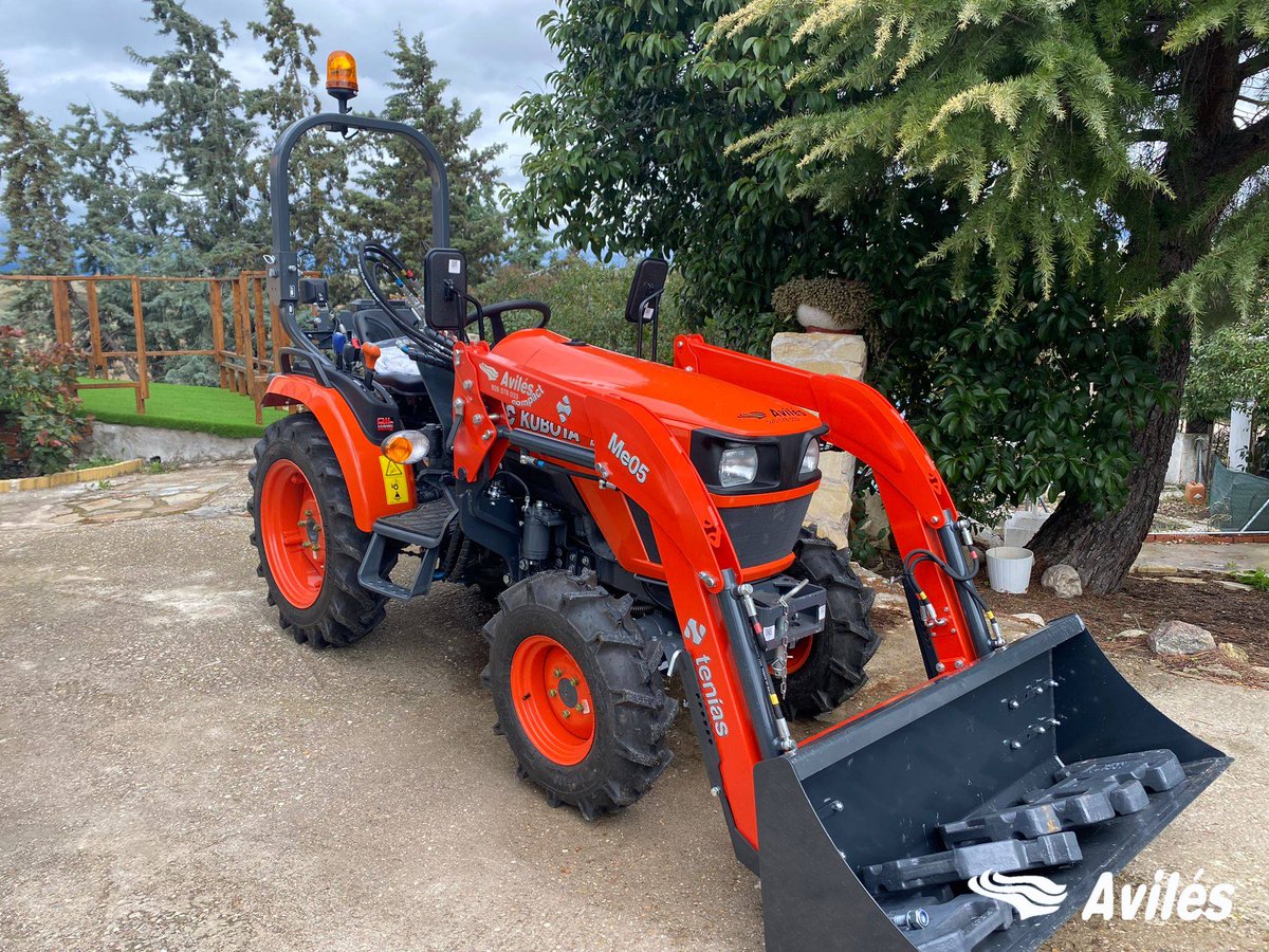 grupo_aviles's tweet photo. Β‘Buenos dΓas familia!
Hoy os presentamos un tractor compacto pero potente, el πππ-πππ
ππ¨πππ§ππ’π π² π―ππ«π¬πππ’π₯π’πππ
#GrupoAvilΓ©s #kubota #grupoaviles #agricola #EK1 #tractor #tractores #tratoresagricolas #agricultura #tractorcompacto
https://t.co/IhjBYBqOqr https://t.co/z56FKAralF