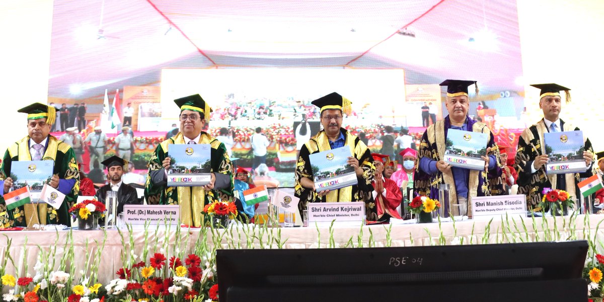 GGSIPUIndia's tweet photo. The tradition of #yearbook will continue in the years to come!
To watch the live feed, please visit: https://t.co/MxvFIupH49
#ggsipu #YearbookLaunch #ggsipuyearbook #AzadiKaAmritMahotsav https://t.co/jXRPDaYp9z
