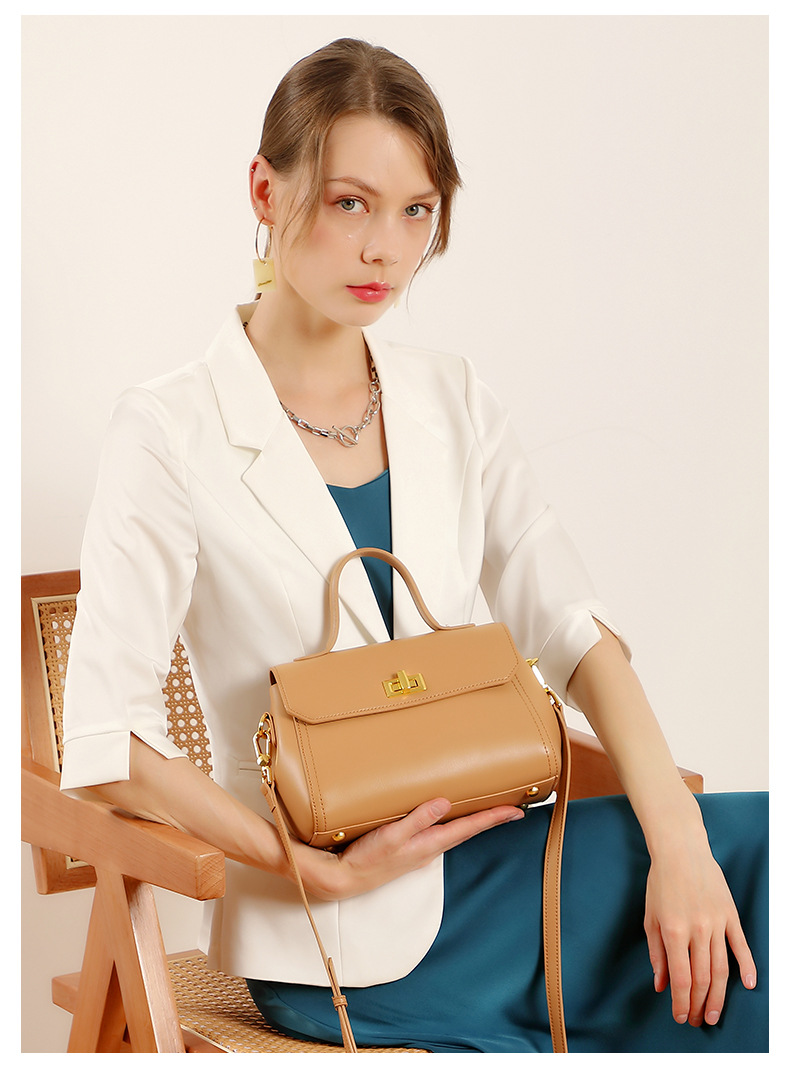 coyanacom's tweet photo. Coyana new style genuine leather women’s handbags. https://t.co/3FmBvkZ9L6