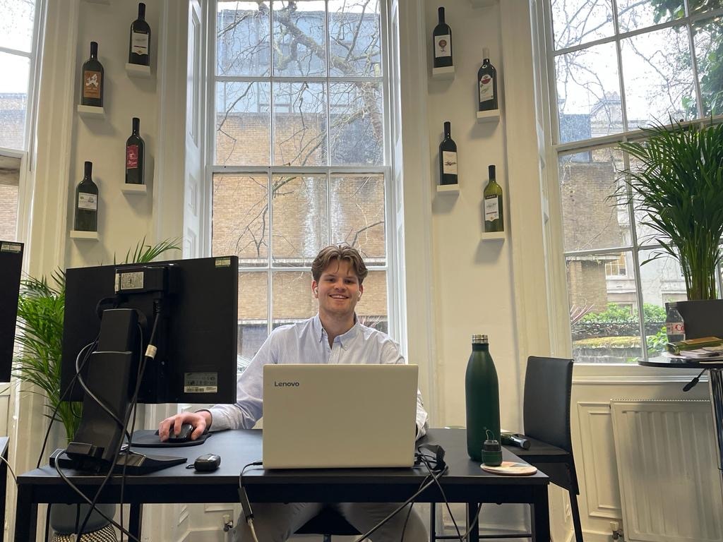 packamama's tweet photo. Great to see our Sustainability Exec Alex presenting virtually (and in French!) at @pack_spirit about how #winepackaging can enhance the industry's sustainability and why those in fine wine should care. If you're at the event and have any questions, get in touch!📽️ #PackSpirit22 https://t.co/BvMBRzfxMh