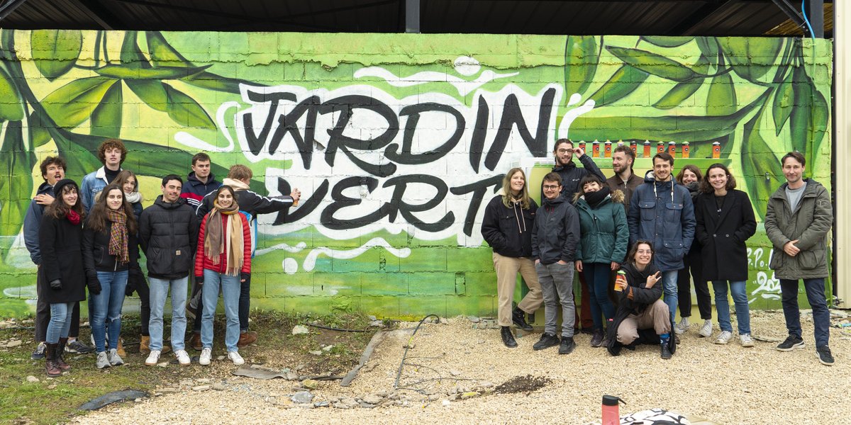 SCPO_Nancy's tweet photo. Découvrez l'œuvre réalisé en quelques séances d'atelier artistique en partenariat avec l'artiste Valer et @LyceeLoritz de Nancy. Un nécessaire rappel de l'urgence de protéger notre environnement après l'énième rapport du #GIEC 🌍 https://t.co/8UuFdv2aBk