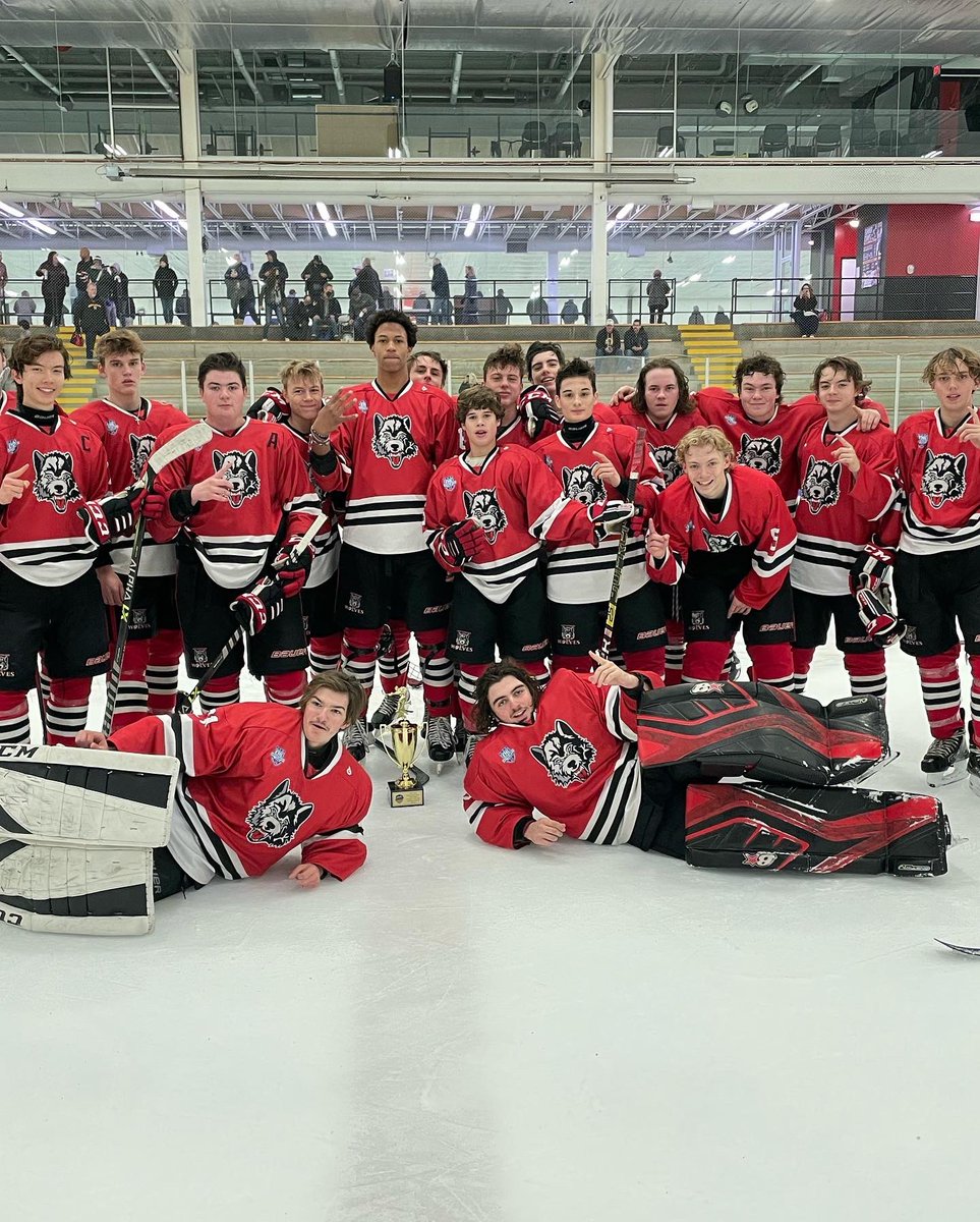 newenglandwolv1's tweet photo. Thank you NEPHL! Championship banners for our U15s and U16s arrived in the mail today.
Well deserved recognition for our teams in 2021-22.
@PHLOFNE
#newolves #wolfbite #champions #phl https://t.co/RNCQck4Lrg
