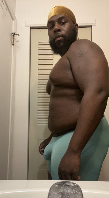 If big dude ain&rsquo;t what you like. You in the wrong place. #huskygang #teddybear #bigbear #isellcontent<a href="/tag/bigbear"class="tags"><span>#bigbear</span></a><a href="/tag/teddybear"class="tags"><span>#teddybear</span></a><a href="/tag/contentcreator"class="tags"><span>#contentcreator</span></a><a href="/tag/isellcontent"class="tags"><span>#isellcontent</span></a>