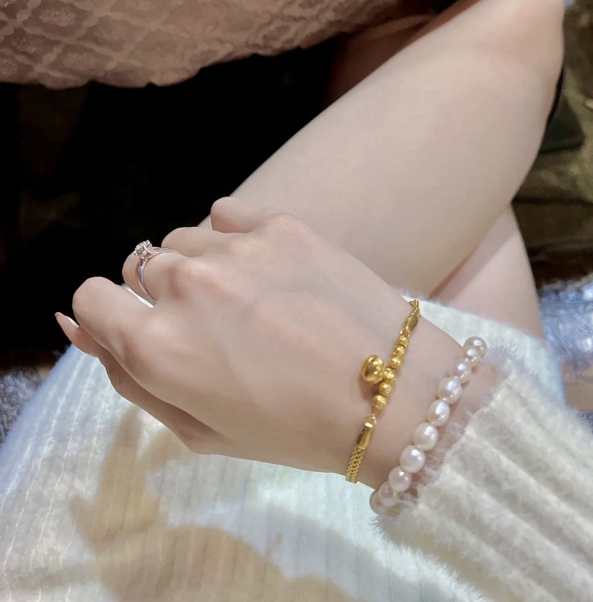 kashaya0214's tweet photo. 手好看还是腿好看 https://t.co/qYwj6YAnoV