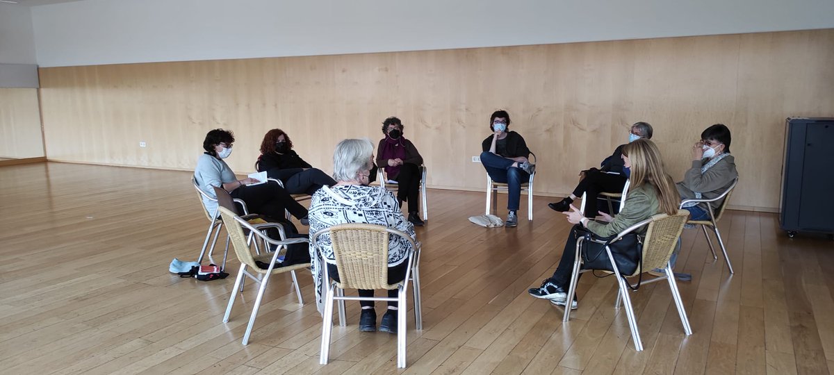 Ahir, en el club de lectura #Llegirelteatre comentaven El mar: visió d'uns nens que no l'han vist mai. Una obra de teatre poètic, documental i d’objectes basada en les redaccions d’uns nens que no han vist mai el mar i el seu mestre Antoni Benaiges. 

Condueix el club: Yolanda L.