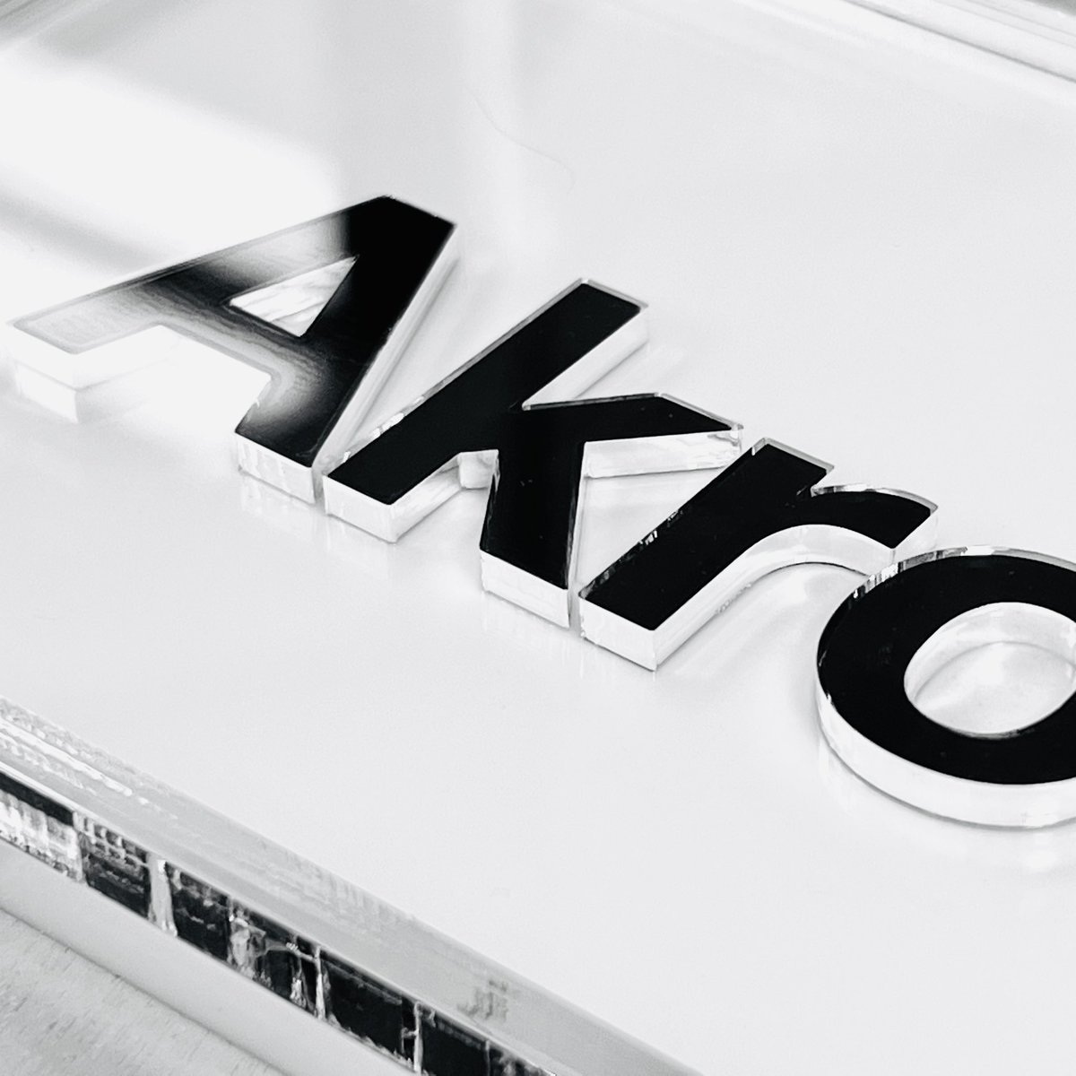 Akroworks's tweet photo. アクリル、多層看板 https://t.co/3E209kaui7