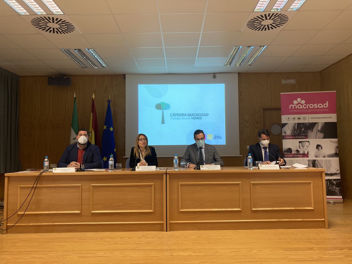 entremayores's tweet photo. EM está presente en la cátedra #Macrosad trabajo social verde https://t.co/l8p4shzLKZ