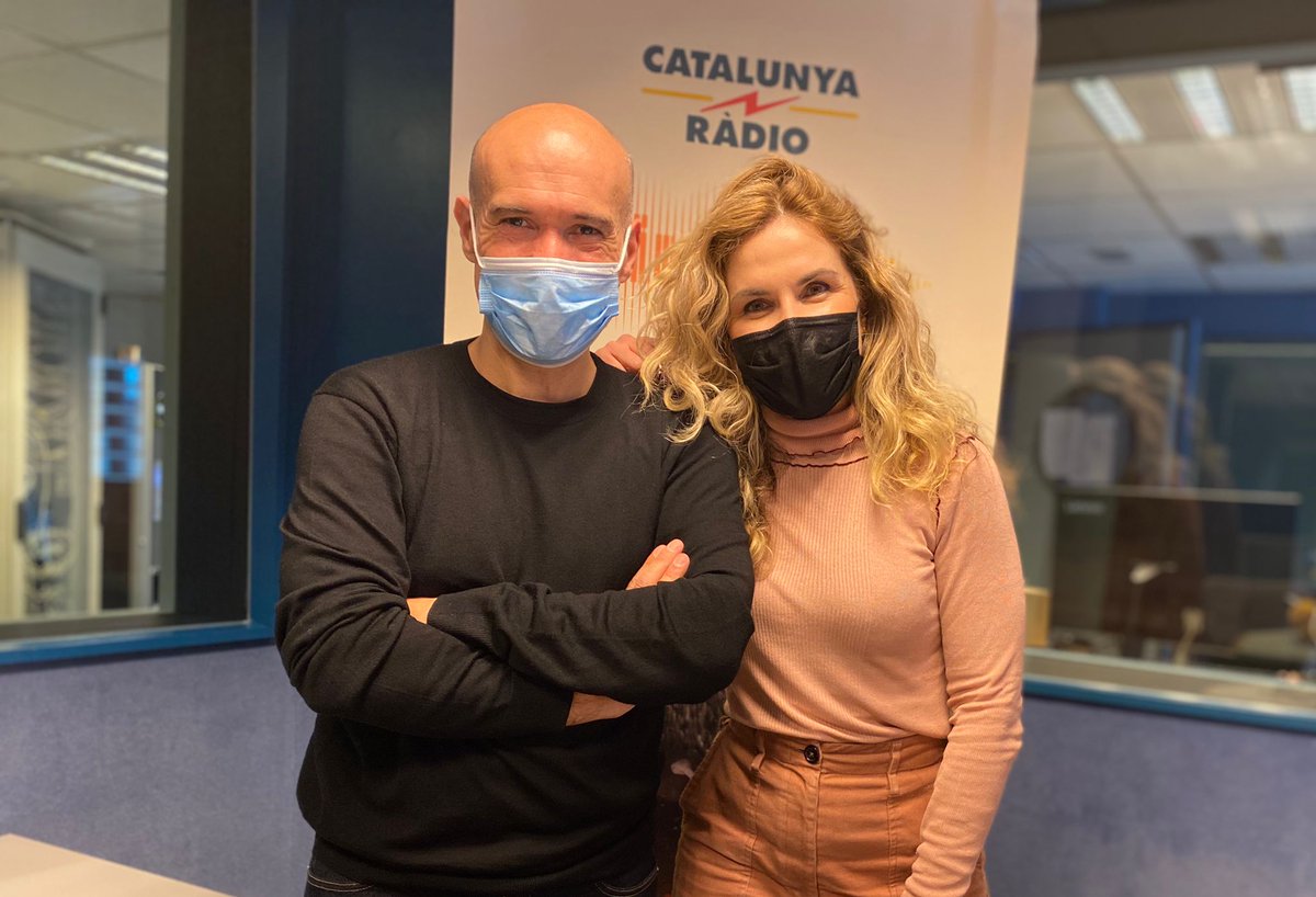 LOficiDeViure's tweet photo. 🔊"Una persona tòxica ens fa patir" diu Sílvia Congost a @gaspahernandez , i ens insta a fugir-ne com sigui. També ho assegura el psicòleg @Tomasnavarropsi . Aprenguem a reconèixer les persones tòxiques, ens convé! A @CatalunyaRadio 
https://t.co/YlrRzrOTgE https://t.co/dDtKcuw8XW