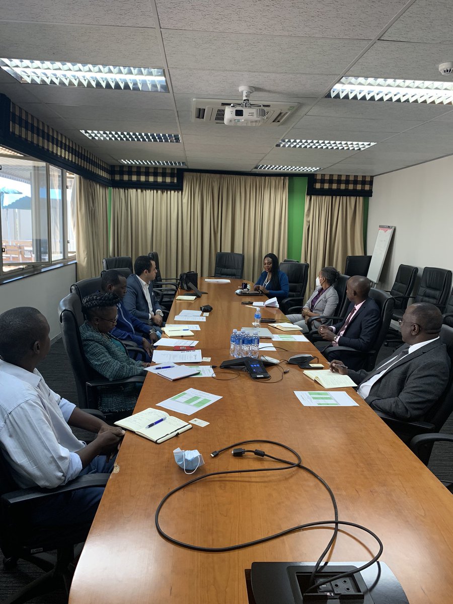 NEPAD_Agency's tweet photo. Thé @NEPAD_Agency is hosting a working visit of the @NepadAprmKenya delegation in its’ Midrand,Offices. One of the key focus areas is the follow up on the recommendations made during #7thPIDAWeek held in Nairobi.    Photo Caption: @NepadAprmKenya and Economic Integration team https://t.co/Su9G0NXCH5