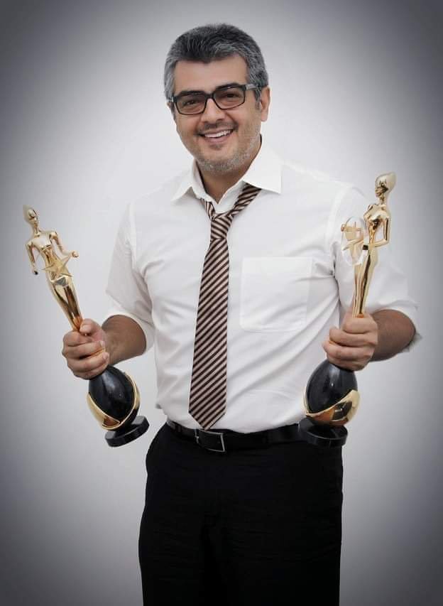 riseofsimpleman's tweet photo. தல சிரிப்புக்கு எத்தன RT வரும் ..😍

#Valimai
#AjithKumar #AK61 #AK62 https://t.co/BSEO6032Fw