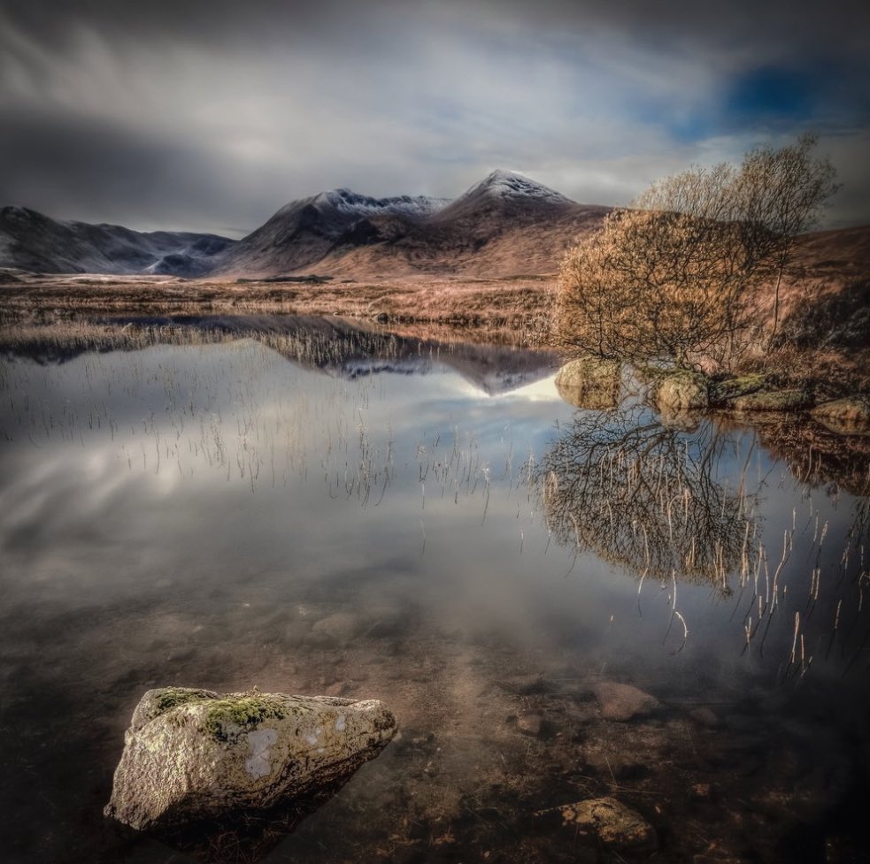 <a href="/Manishahzadeh/">Mani Shahzadeh</a> <a href="/ShirazianAmir/">Amir Shirazian</a> <a href="/wildalps/">Dom 🏔🐐</a> <a href="/Moji_artwork/">MOJI</a> <a href="/BagheriHesam/">hesamphotos.eth/tez</a> <a href="/Xose_Casal/">XOSΞ | longexposure.eth |</a> <a href="/eskylabs/">eskylabs</a> 0.35. 
<a href="/mandolinaes/">Beatriz</a> <a href="/L_illuMin_Aline/">L'illuMin'All'in</a> <a href="/philly_suspect/">Tim | 📸</a>