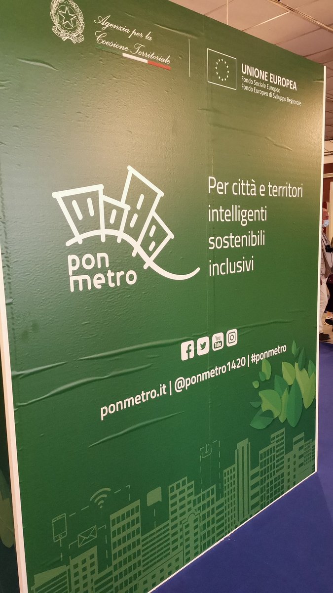 Folla di studenti allo stand #pongov @ponmetro1420 a #Ecomed2030 #Catania 6-8 aprile su #ambiente #energia #sostenibilità 
Ci trovate allo stand 17! 
.
<a href="/AgenziaCoesione/">Agenzia coesione</a> <a href="/EUinmyRegion/">EUinmyRegion🇪🇺</a> <a href="/Regione_Sicilia/">Regione Siciliana</a> @PoFesrSicilia <a href="/FSESicilia2020/">FSE+ Sicilia</a> <a href="/ednordestsicily/">EUROPE DIRECT Nord-est Sicilia</a> <a href="/ponmetrocatania/">PON Metro Catania 1420</a> <a href="/CataniaToday/">CataniaToday</a>