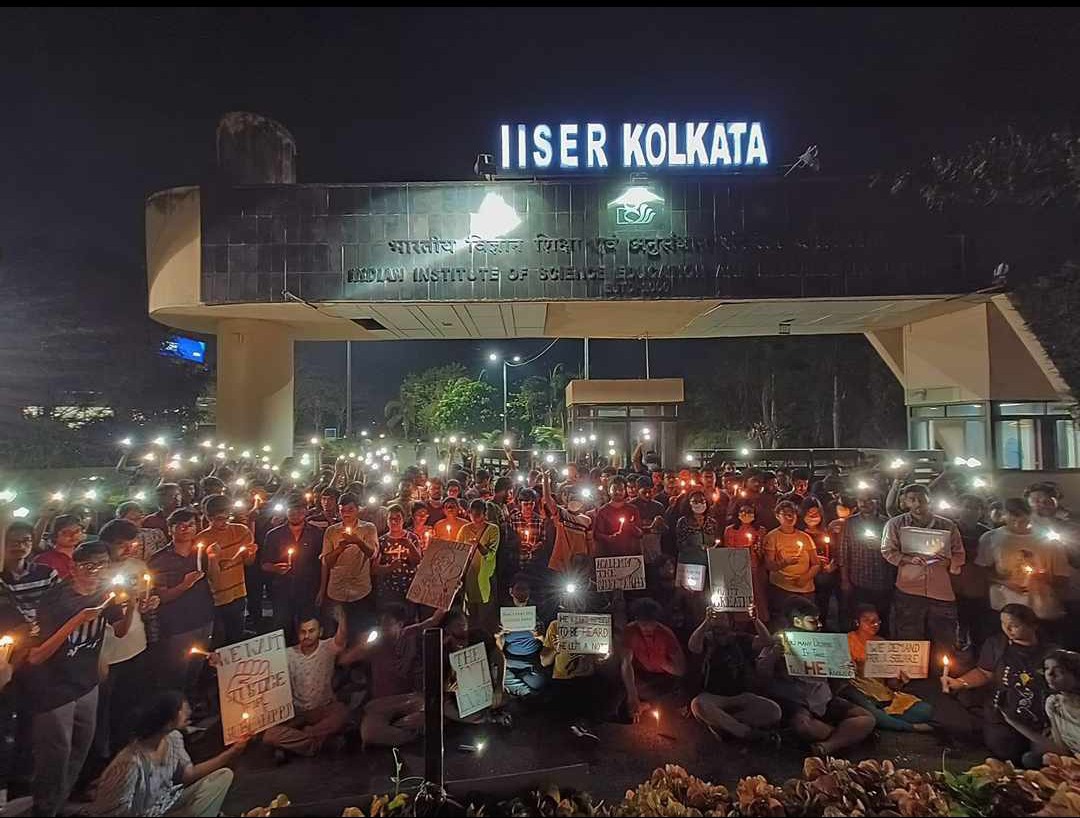 surojithansda's tweet photo. IISER:Kolkata PhD scholar found dead in lab.Anxiety, depression among PhD students seems to be on the rise, on d top f that d way they are treated.
Why is d media so silent about that! Flight today for better tomorrow.
#RestInPeace #justice #wewantjustice #iiserkolkata #phdvoice https://t.co/Lz1gkllyW7
