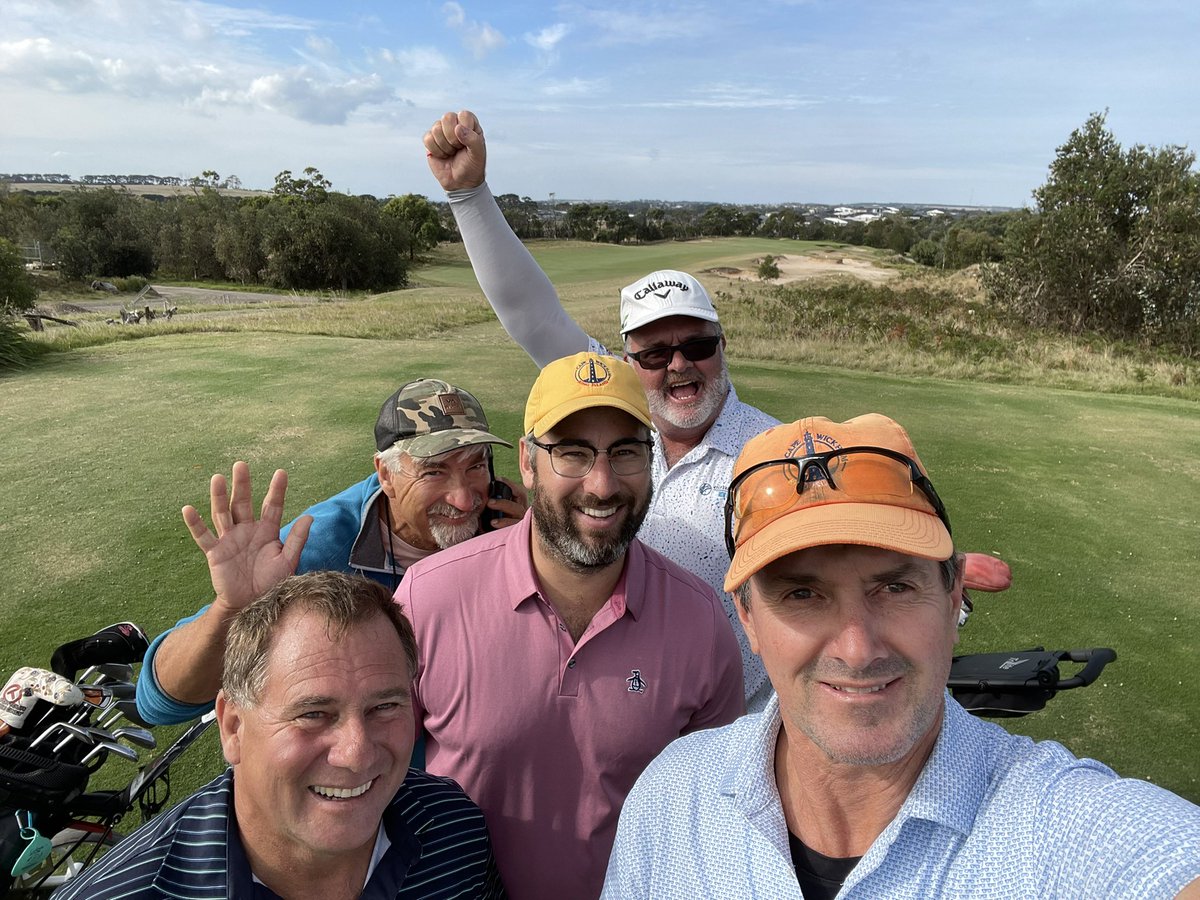dwwalder's tweet photo. One of the most epic days #unbeatenstreak @Hayesy24 @CurlewisGC #3rdhole #golflife https://t.co/WVik39ZE1g