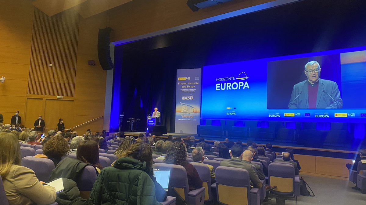 VRAIN_upv's tweet photo. Empieza la conferencia #HorizonteEuropa contacta con Aida Gil o Ana Cidad @acidad si asistes y quieres saber cómo #VRAIN puede ayudar con su experiencia en #IA en proyectos europeos. Apertura con: @DianaMorantR @capasvil @generalitat @AjuntamentVLC @joanribo https://t.co/aPdze41Ehd