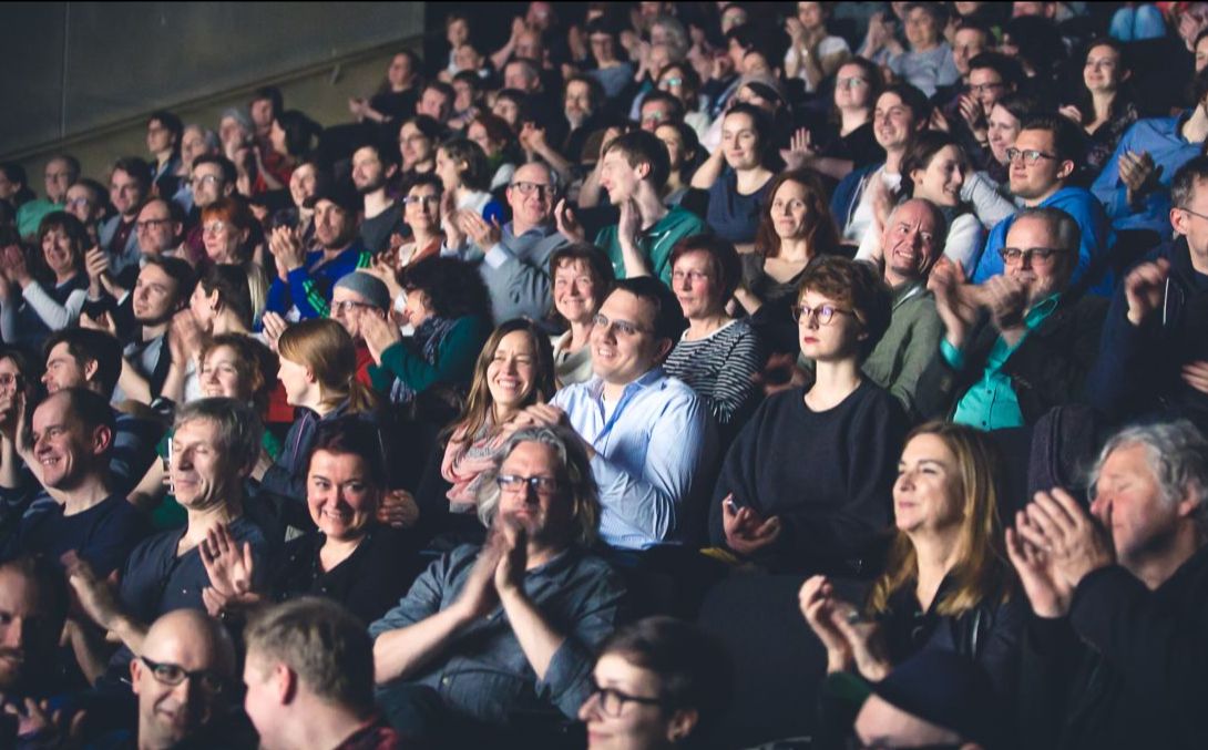 FilmfestDresden's tweet photo. Alle Programmhöhepunkte von Tag 3 & 4 - Mitteldeutsche Filmnacht, Animated, die Premiere von Cinema Digestif u.v.m. #backtocinema https://t.co/moZl1BJwls https://t.co/9CzKIuK9on