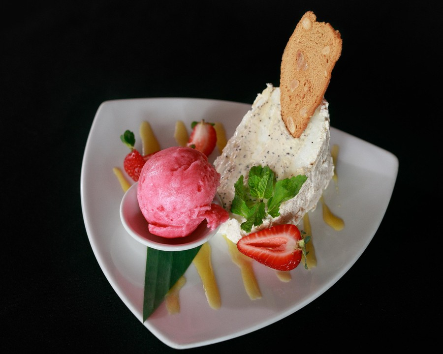 OchreRestaurant's tweet photo. An oldie but a goodie 👌
😍 Wattle seed pavlova – Davidson plum sorbet – macadamia biscotti
... Have you experienced this delicious dessert? https://t.co/uGo7xVA85j