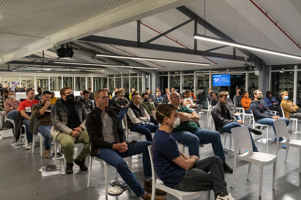 SynthesisSA's tweet photo. What about awesome meet-up. Thanks @awscloud and @OfferZen @julian_wood @Vel12171 @phzietsman @der_rehan #CapeTown #AWS #serverless #tech #technology #CloudComputing https://t.co/NuxYtdW5Mk