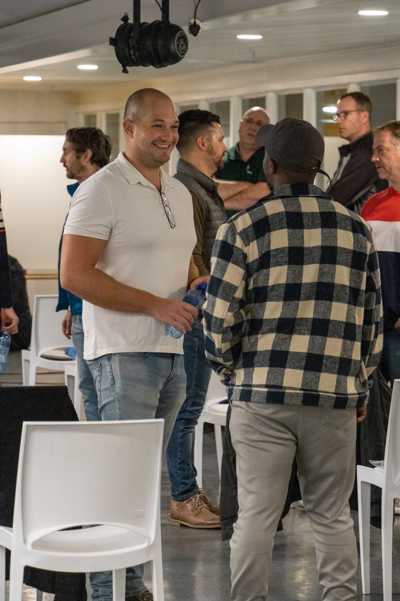 SynthesisSA's tweet photo. What about awesome meet-up. Thanks @awscloud and @OfferZen @julian_wood @Vel12171 @phzietsman @der_rehan #CapeTown #AWS #serverless #tech #technology #CloudComputing https://t.co/NuxYtdW5Mk