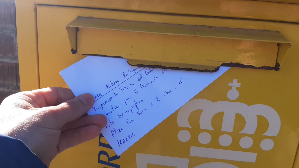Leonruge_'s tweet photo. Hoy hemos mandado una carta a @Teresaribera porque no entendemos las medidas que facilitan la instalación de macroproyectos renovables en #leonesp o peor, si entendemos su intención 😡😡 @mcleon_org @LeonAsociacion @pdc_cantabrica @ValderreyP #AltaValduerna @CepedaViva #Sobarriba https://t.co/Stt1OylQp6