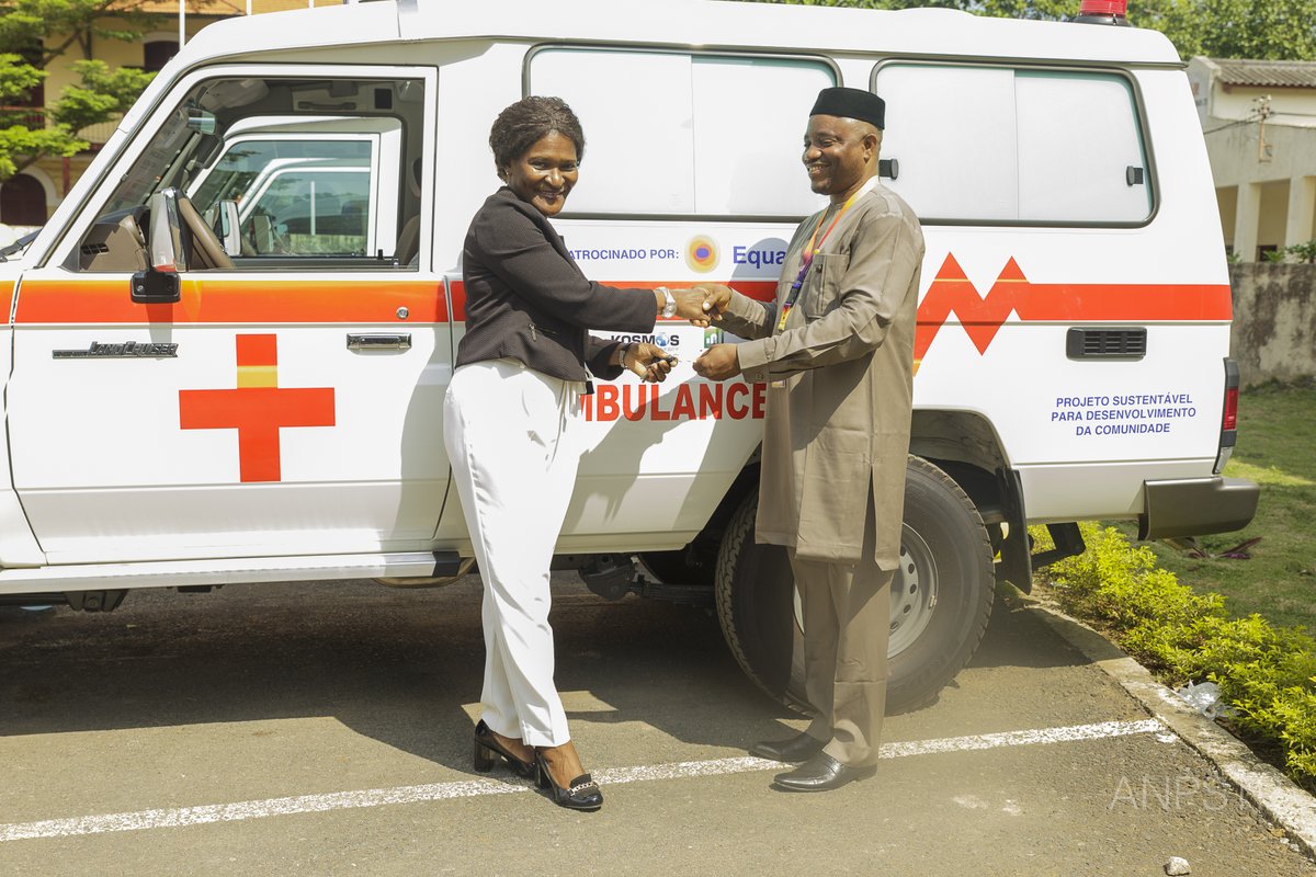 Oando_PLC's tweet photo. “CSR isn't a particular programme, it's what we do every day, maximising positive impact and minimising negative impact.”– The Responsible Business Summit 2013

Photo: Handover ceremony of ambulances, as our contribution to infrastructural development in São Tomé’s health sector. https://t.co/OcEth2i9hm