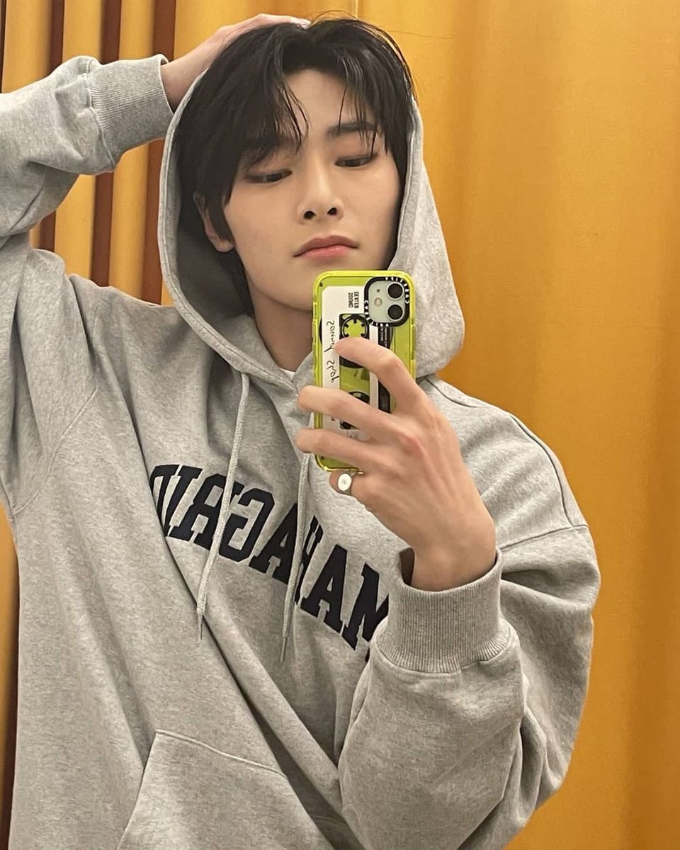 무신사에 내가 있다니...
#StrayKids #STAY #아이엔 🦊