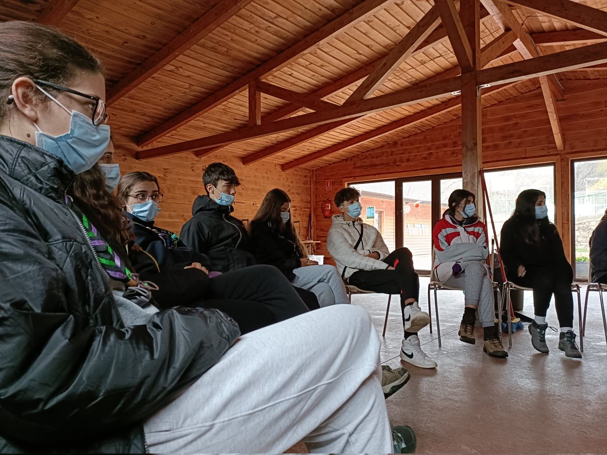 ScoutPlaneta's tweet photo. 🧚🏼‍♀️La unidad esculta Meissa estuvo de acampada el 19 y 20 de marzo🧚🏼‍♀️
Tuvieron la oportunidad de conocerse mejor, hicieron un taller de sexualidad, y empezaron a aprender acerca su proyecto🐟

🌺Están deseando poder disfrutar del campa de primavera🌺

💜💚🖤 https://t.co/Oyd9ZWJ8oU