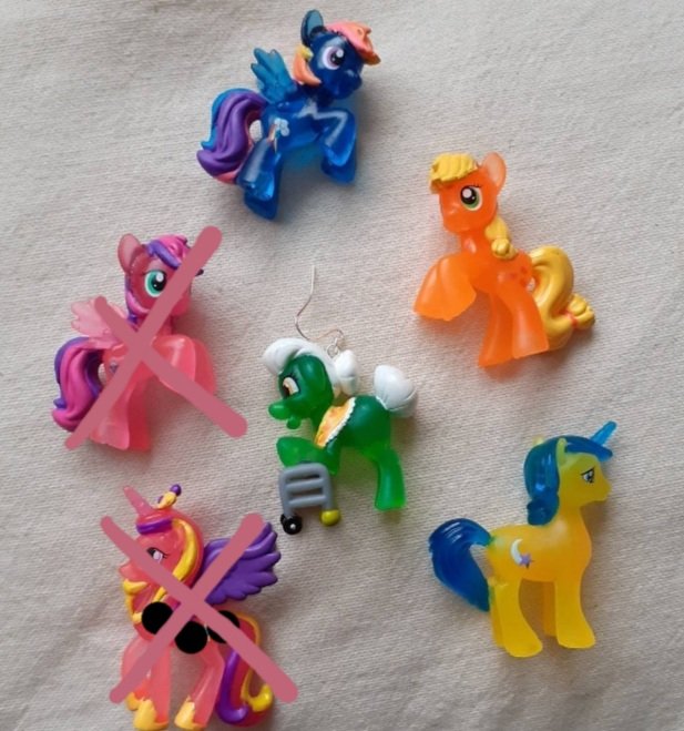 NettiesCrafts's tweet photo. #statementearring  #singleearring #mlp #brony #MyLittlePony #neonponies #kawaii #upcycled #handmade #etsyuk #shophandmade

https://t.co/sOeqdbwZTj https://t.co/kaH2oHIwUi