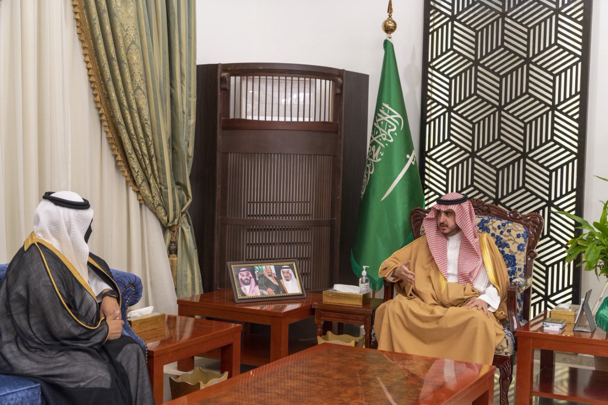 AljoufSA's tweet photo. #إمارة_الجوف 
سمو #الأمير_فيصل_بن_نواف_بن_عبدالعزيز أمير #منطقة_الجوف يستقبل المحيسن ويطلع على منجزات فرع عقارات الدولة بالمنطقة.
https://t.co/GkuRkYcJBm
#الجوف_سلة_غذاء_المملكة
#استثمر_بالجوف 
@SpgaKsa https://t.co/FjWTVwpIQS