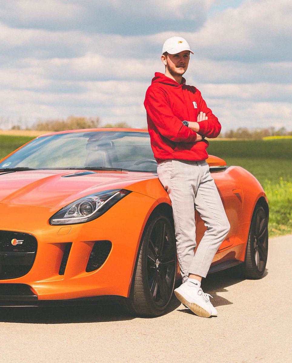 LAB_Officiel's tweet photo. Une Jaguar, un V8 Supercharged et les cheveux au vent… 🐆
-
Digne héritière de l’emblématique Type E, il s’agit de la Jaguar F-Type cabriolet, ici en finition S. Sous le capot, un V8 5.0 de 495ch avec une puissance fiscale de 40cv.
-
#jaguar #ftype #carsandcoffee #voituredesport https://t.co/O63j81qhPk