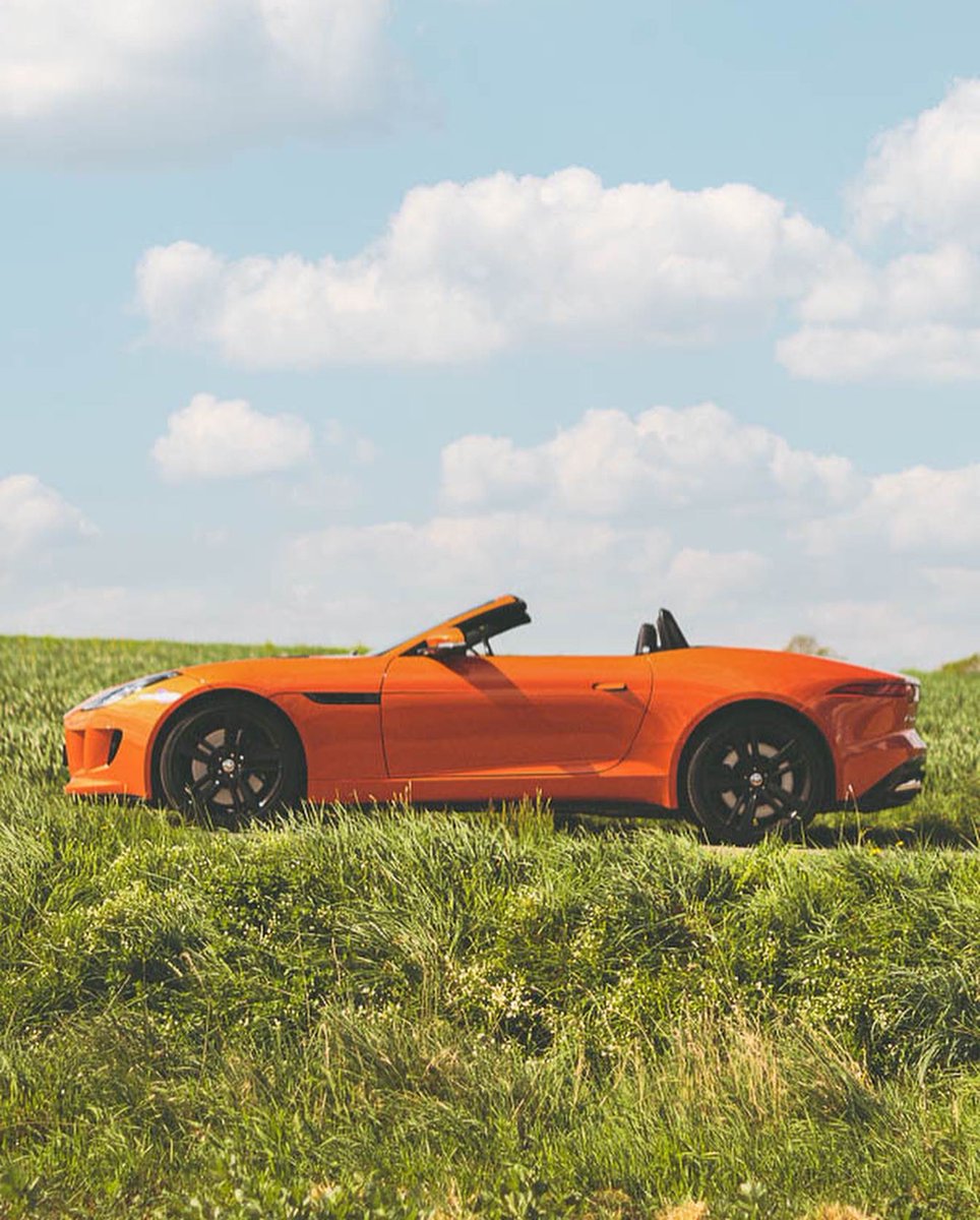 LAB_Officiel's tweet photo. Une Jaguar, un V8 Supercharged et les cheveux au vent… 🐆
-
Digne héritière de l’emblématique Type E, il s’agit de la Jaguar F-Type cabriolet, ici en finition S. Sous le capot, un V8 5.0 de 495ch avec une puissance fiscale de 40cv.
-
#jaguar #ftype #carsandcoffee #voituredesport https://t.co/O63j81qhPk