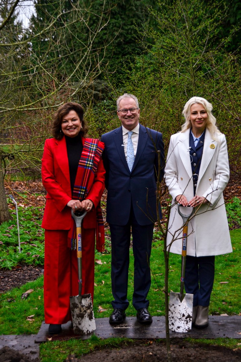 AsiaScotlandIns's tweet photo. Yesterday as part of @Heidi_Kuhn's #FootstepsForPeace trip, we attended a tree-planting ceremony at Edinburgh's Royal Botanic Garden (@TheBotanics) to help signify turning #MinesToVines @RootsofPeace https://t.co/TNDUzKtjL7