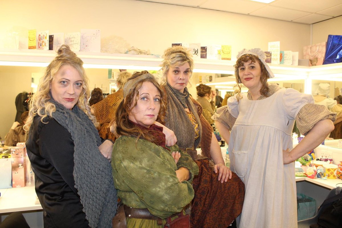 Manx_Ops's tweet image. Our wonderful cast of Sweeney Todd few back stage photos 🤩@VillaGaiety 

#manxoperaticsociety #sweeneytodd #supportlocal #visitisleofman