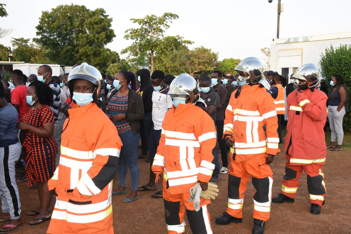 TotalEnergiesUG's tweet photo. To ensure @TotalEnergies' 1st core value of 'SAFETY,' #Health #Safety &amp; #Environment drills are regularly organized to increase awareness on responding to emergencies quickly, calmly &amp; safely. Our #Tilenga project field team were taken through an #HSE drill. #TilengaSiteUpdates https://t.co/CRhCaiscmJ