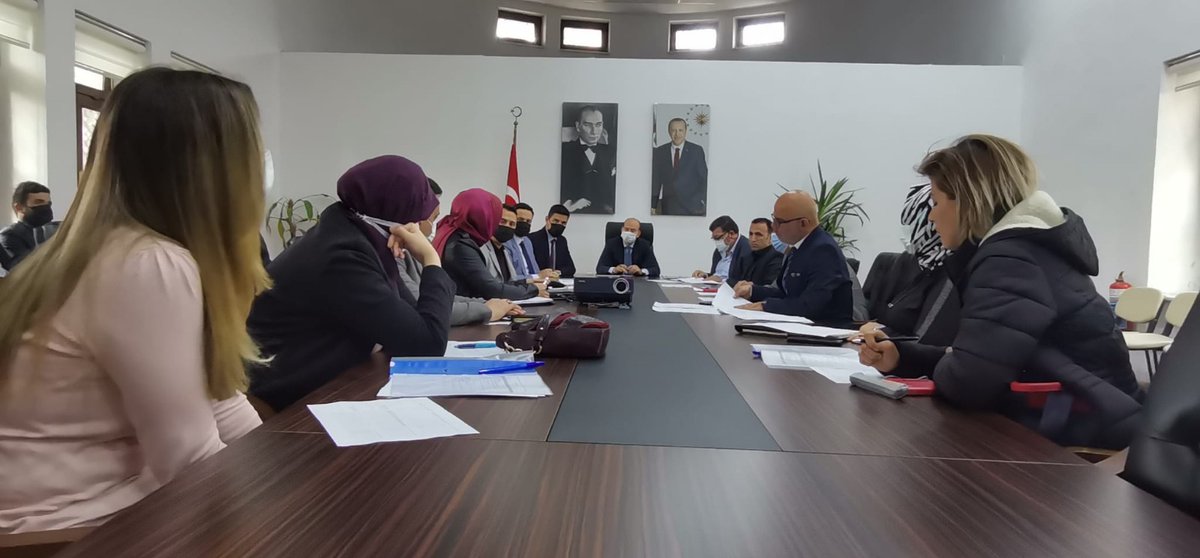 Bağımlılıkla Mücadele Çalıştayı Kaymakamımız Mustafa Maslak başkanlığında, kurum amirlerimiz, muhtarlarımız ve sivil toplum temsilcilerimizin katılımı ile gerçekleştirildi.