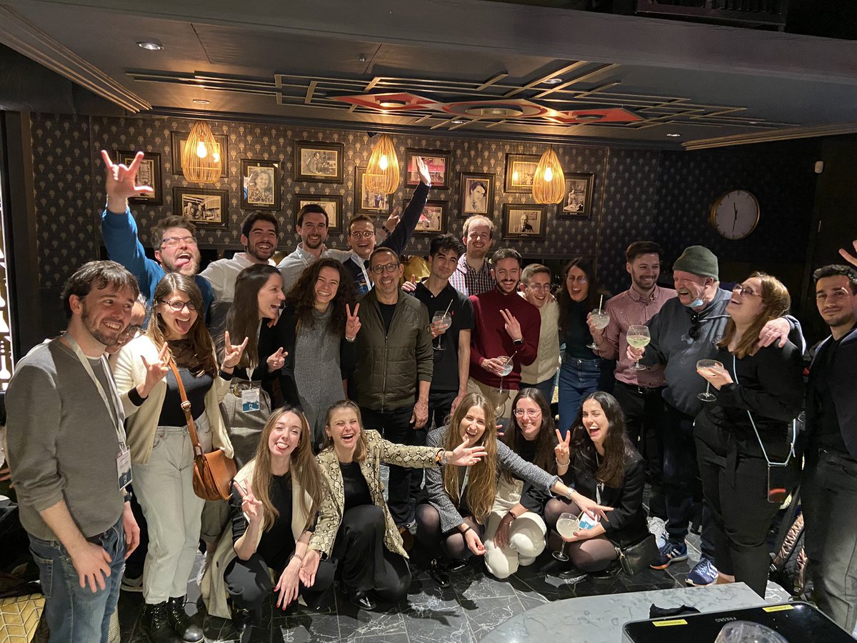 Becarios de Excelencia Rafael del Pino tweet media