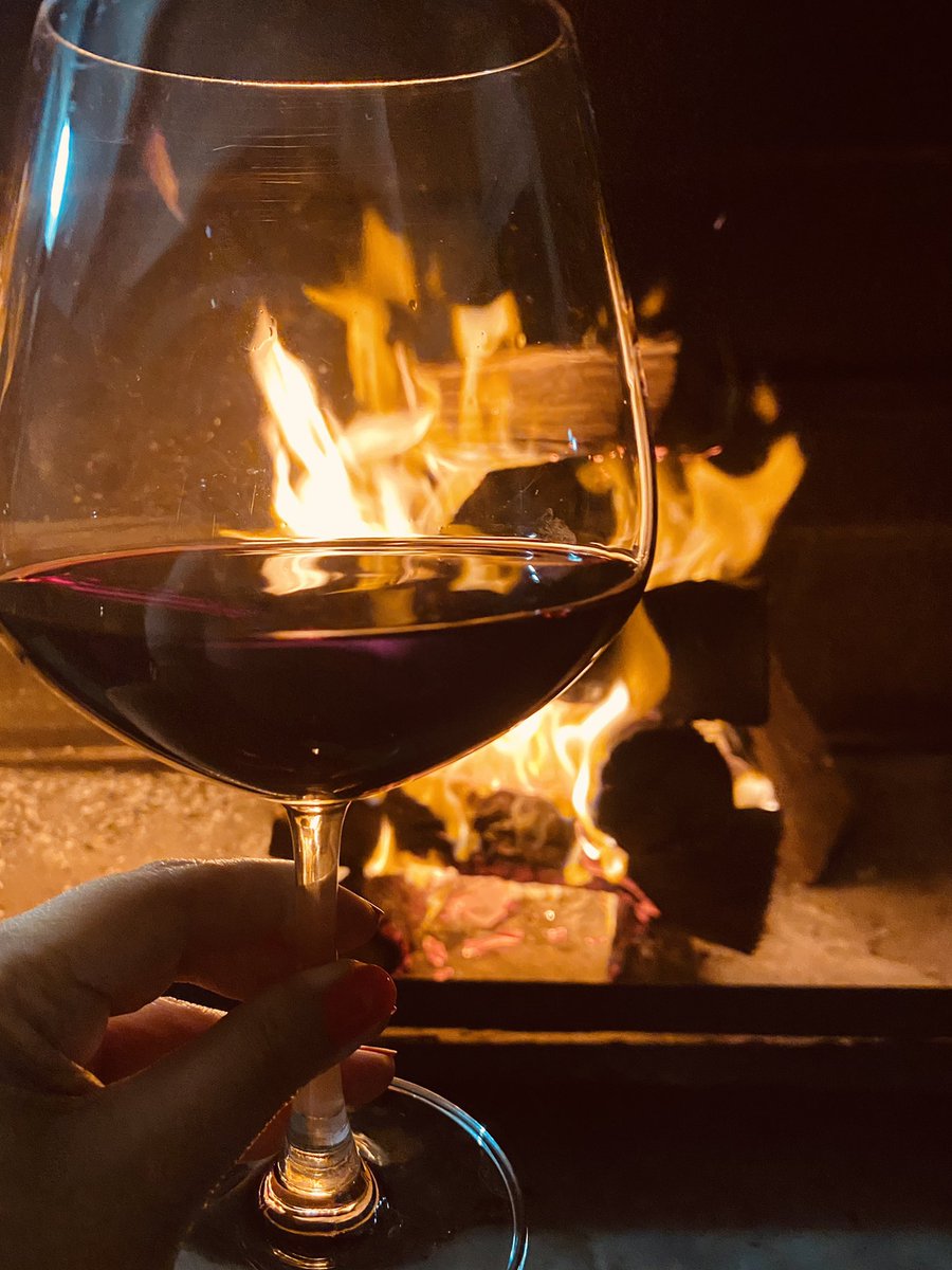 So grateful for the cooler weather and the rain! The ultimate🍷and🔥weather! #southafricanwine #inspiredlivingsa