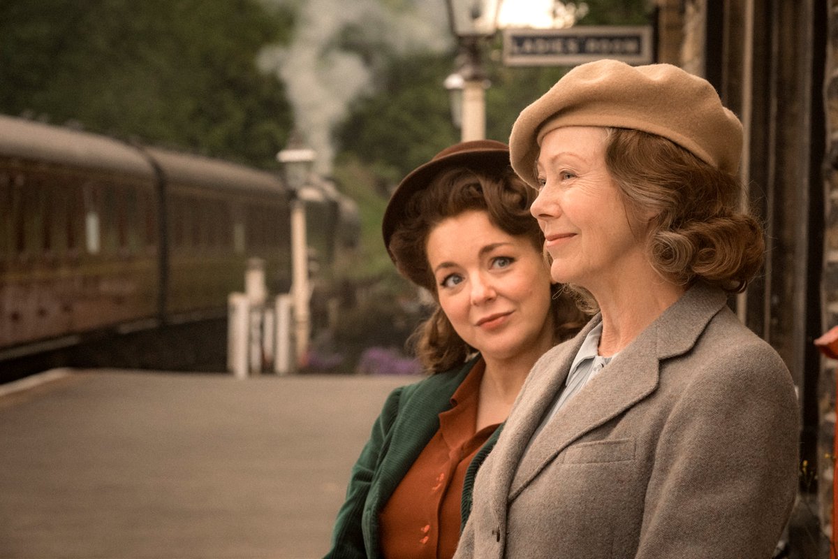 Sheridan Smith & Jenny Agutter in The Railway Children Return. In UK cinemas 15th July. 
Trailer at https://t.co/4FVfuH6EKD
@StudiocanalUK https://t.co/DI15SBgocC