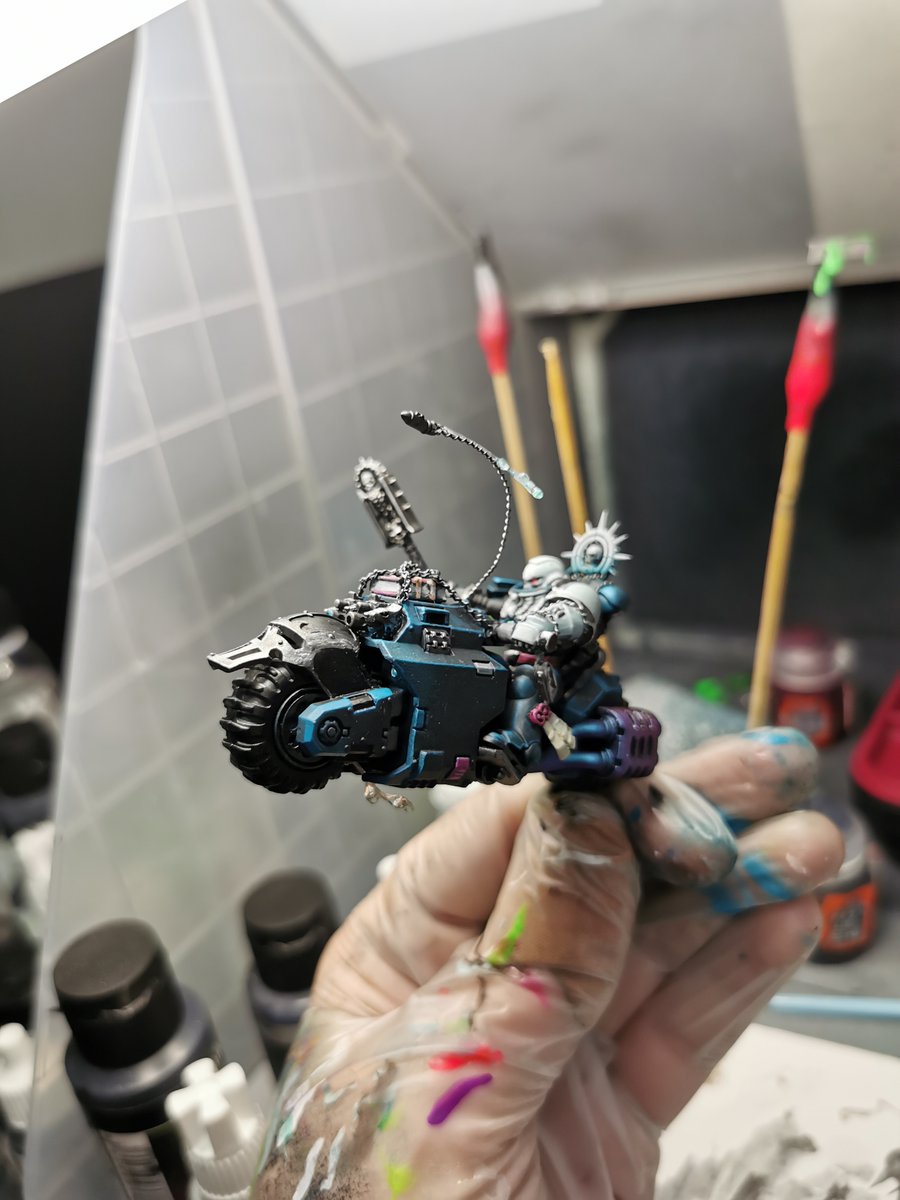 My custom Primaris Chaplain on Bike. One might call him Ghost Rider, the spirit of vengeance. #warhammer40k #WarhammerCommunity #spacemarines #iwata #paintmoreminis