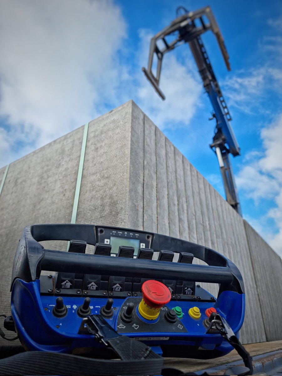Trucker__Andy's tweet photo. The remote for the spinny, reachy, grabby, lifty whatsit on my trailer. Hopefully won't loose this remote down back of sofa. #TeamAylestone #AylestoneTransport #SDCTrailers @SDCtrailers #Scanreco #HMFCranes @HMFCranesUK #Kinshofer @KinshoferUK #TruckAndDriver @TrucknDriver https://t.co/hc0Mci8EpG