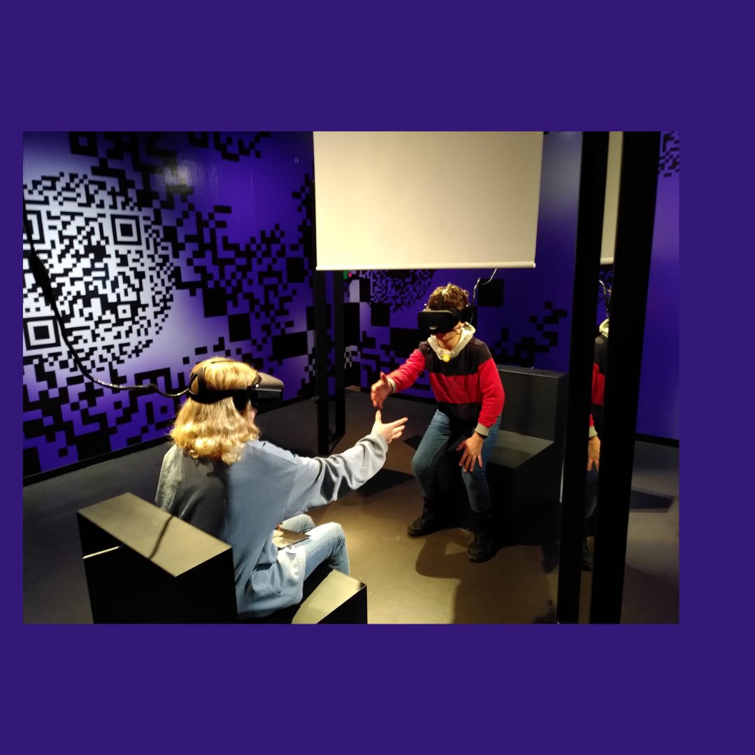 KircheDenkenUZH's tweet photo. Jugendarbeiter Peter Bruderer der ref. Kirchgemeinde Rorschach hat mit einer Gruppe von Jugendlichen die Ausstellung «Planet Digital» besucht. Eines ist sicher: Der Segensroboter BlessU2 war ein Highlight!  

#ZKE #Planetdigital #Ausstellungsbesuch #Statements #BlessU2 https://t.co/LDluu8IzH8