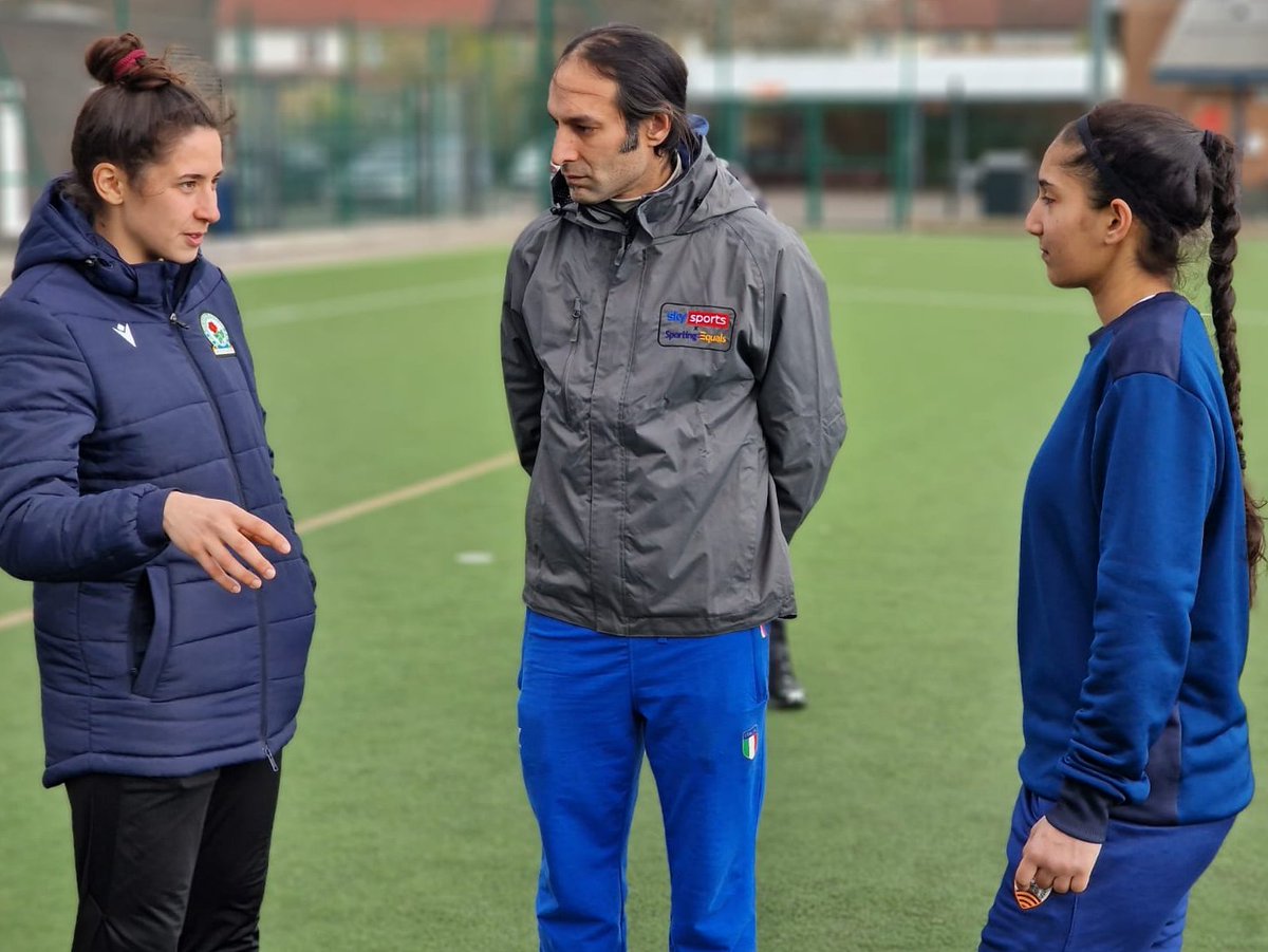 DevTrehan's tweet photo. Truly blessed to be able to create opportunities to support the development of elite potential players through the @SkySports x @SportingEquals partnership, shining a light on British South Asians in Football⚽️🙏@MillieChands🔵⚪️@SkyGroup👇 

https://t.co/juFoAP3Z31 https://t.co/QPb1Hyp0hh