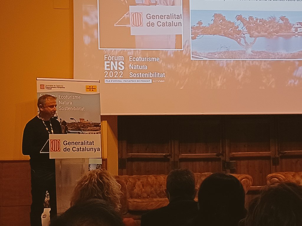xarxadeparcs's tweet photo. #FòrumENS 🌄Lluís Balagué, cap del Servei @parcscat, fa un repàs a 20 anys de #CETSCat.
12 #espaisnaturals de Catalunya treballen ja amb aquesta metodologia transversal i de governança.
Entre aquets,🌲🐦🌼 @montseny #ParcSantLlorenç #ParcGarraf #ParcOlèrdola i #ParcFoix. https://t.co/pv2ClXOIIQ