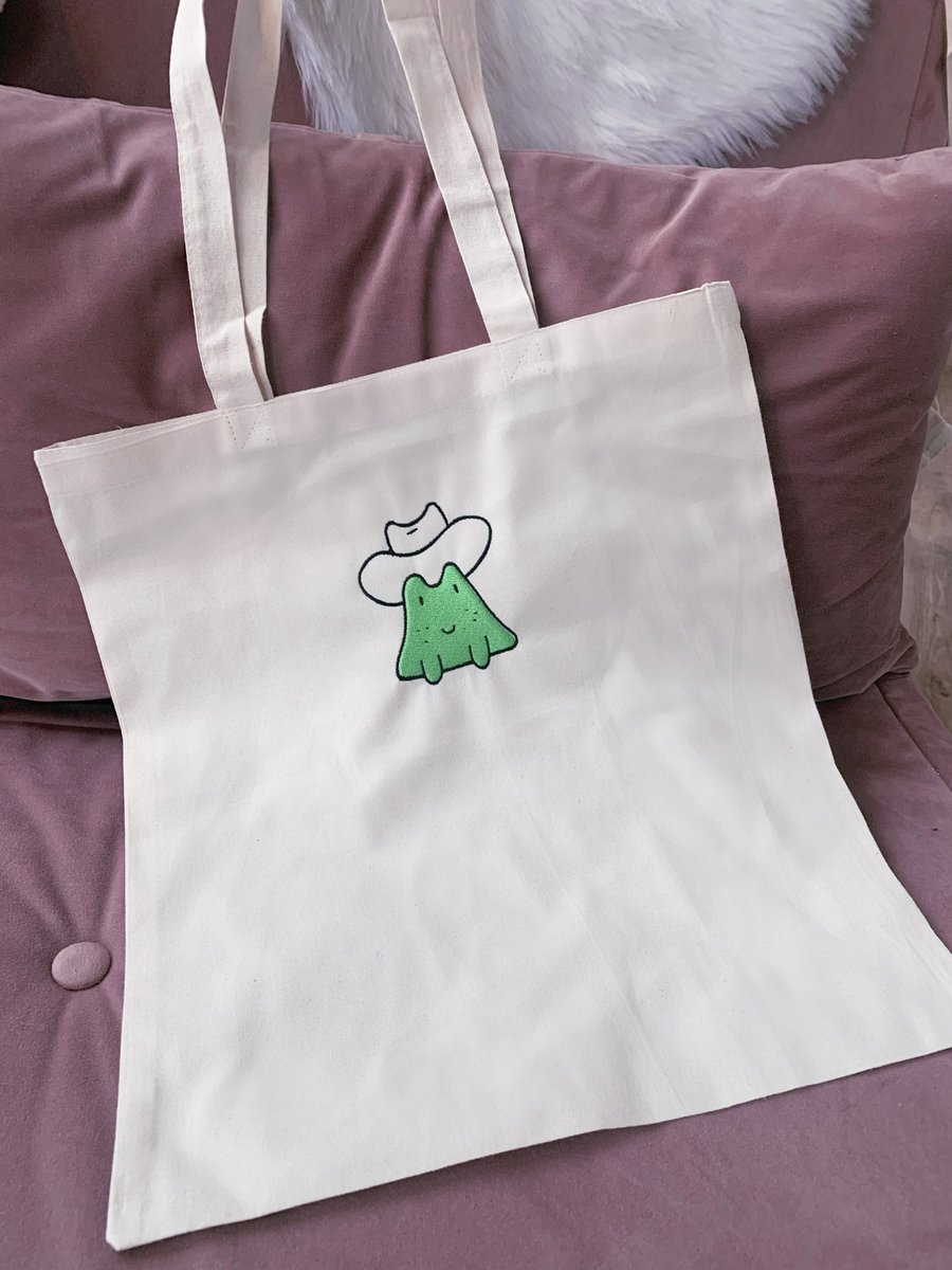 seeing as #etsyuk is trending, might as well get a lil promo in! i make super cute embroidered sweatshirts and tote bags that are currently on sale!! etsy.me/36ymOje