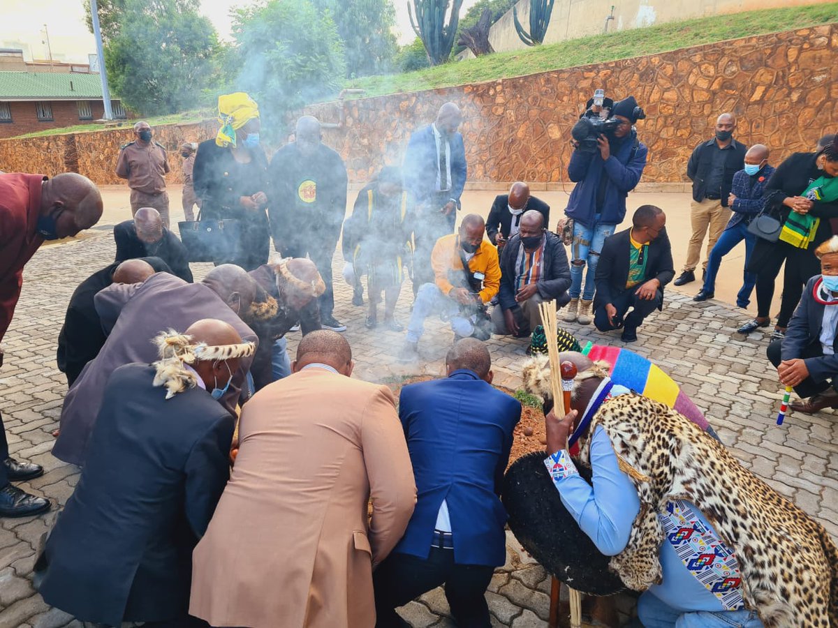 NoncebaMhlauli's tweet image. 46th Commemoration of Kalushi Solomon Mahlangu: 52 Steps to the hangman at Kgosi Mampuru  Correctional Service ✊⚫️🟢🟡 #Kalushi