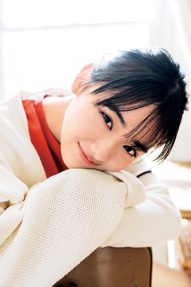 櫻坂46・山﨑天、新センターの16歳が『マガジン』半年ぶり表紙💕【本日