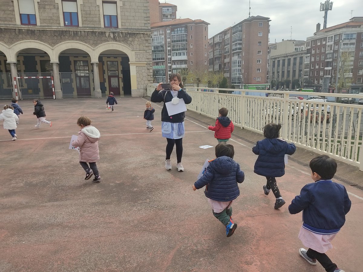 salesdeusto's tweet photo. Haur Eskola tipi-tapa tipi-tapa Korrika #haureskola #2urte #salesianosdeusto https://t.co/N4gjRHlTrC