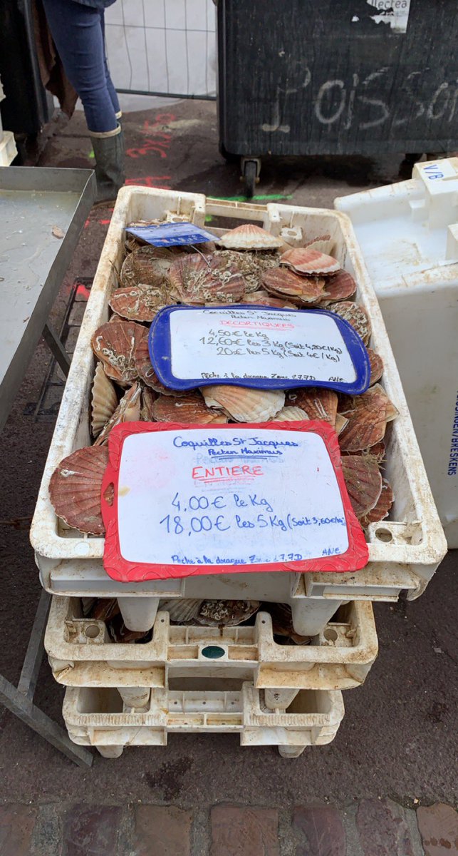 PHSNormandy's tweet image. Bayeux this morning. Some of us have visited the tapestry and others have visited the market 💐