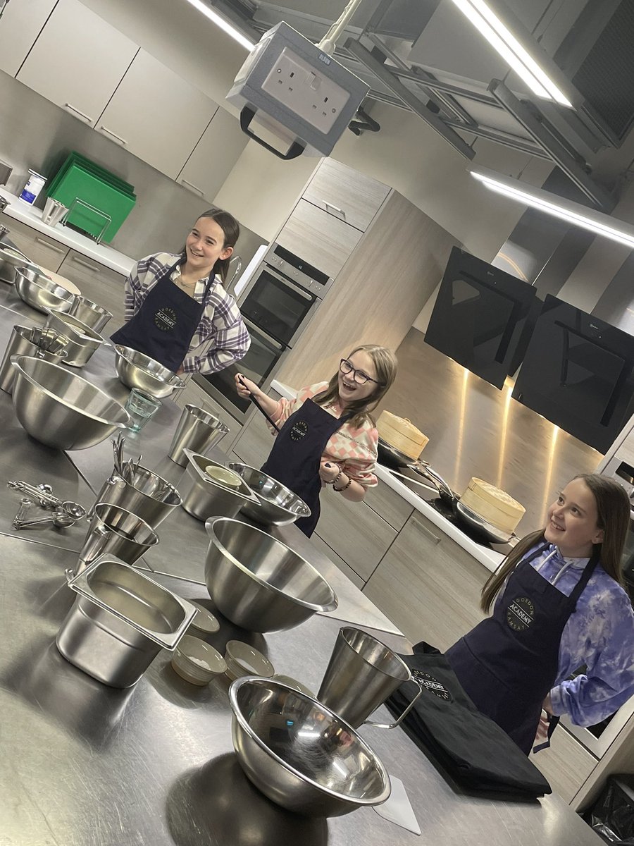 A huge thank you to the Gordon Ramsey academy for giving isla such a magical wish yesterday. Although isla can not eat or drink she loves baking and <a href="/GordonRamsay/">Gordon Ramsay</a> so a cooking class was arranged for her at the academy. I think her face says it all #RareDiseases #Islassmiles